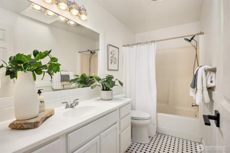 1585 NE Park View Drive Bainbridge Island WA 98110