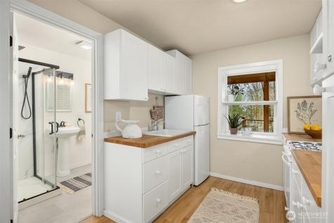 1585 NE Park View Drive Bainbridge Island WA 98110