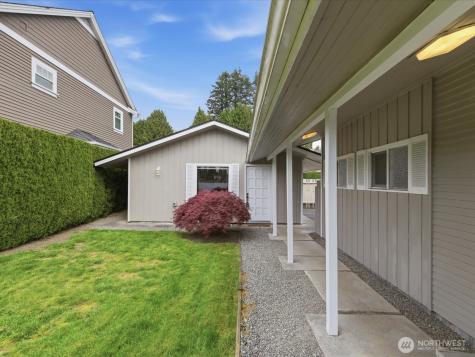 1302 E Lakeshore Drive Lake Stevens WA 98258