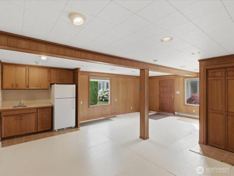 1302 E Lakeshore Drive Lake Stevens WA 98258