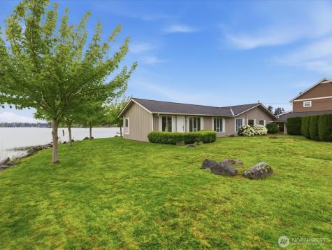 1302 E Lakeshore Drive Lake Stevens WA 98258