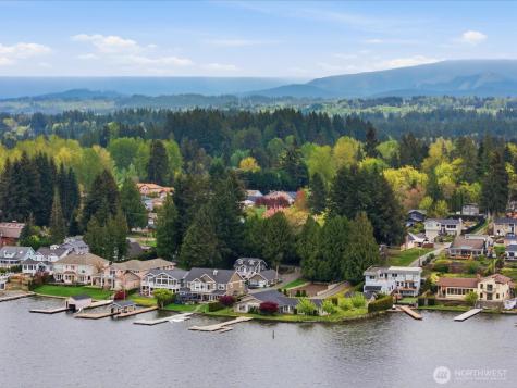 1302 E Lakeshore Drive Lake Stevens WA 98258