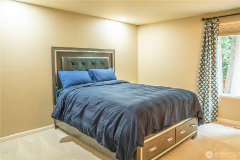 22039 NE 15th Street Sammamish WA 98074