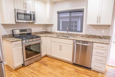 22039 NE 15th Street Sammamish WA 98074