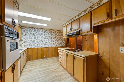 802 Hazzle Court Coupeville WA 98239