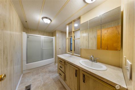 802 Hazzle Court Coupeville WA 98239