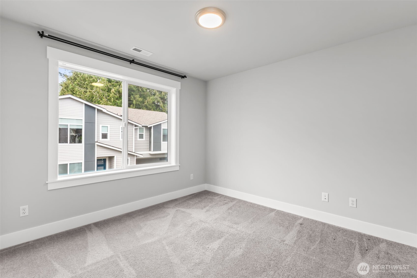 16539 8th Avenue NE Shoreline WA 98155