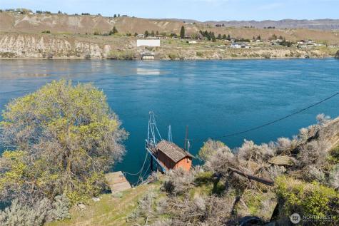2988 Malaga Alcoa Highway Malaga WA 98828