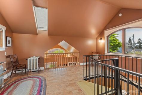 6553 21st Avenue NW Seattle WA 98117