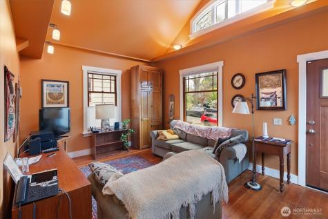 6553 21st Avenue NW Seattle WA 98117