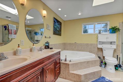 419 Comet Street Milton WA 98354