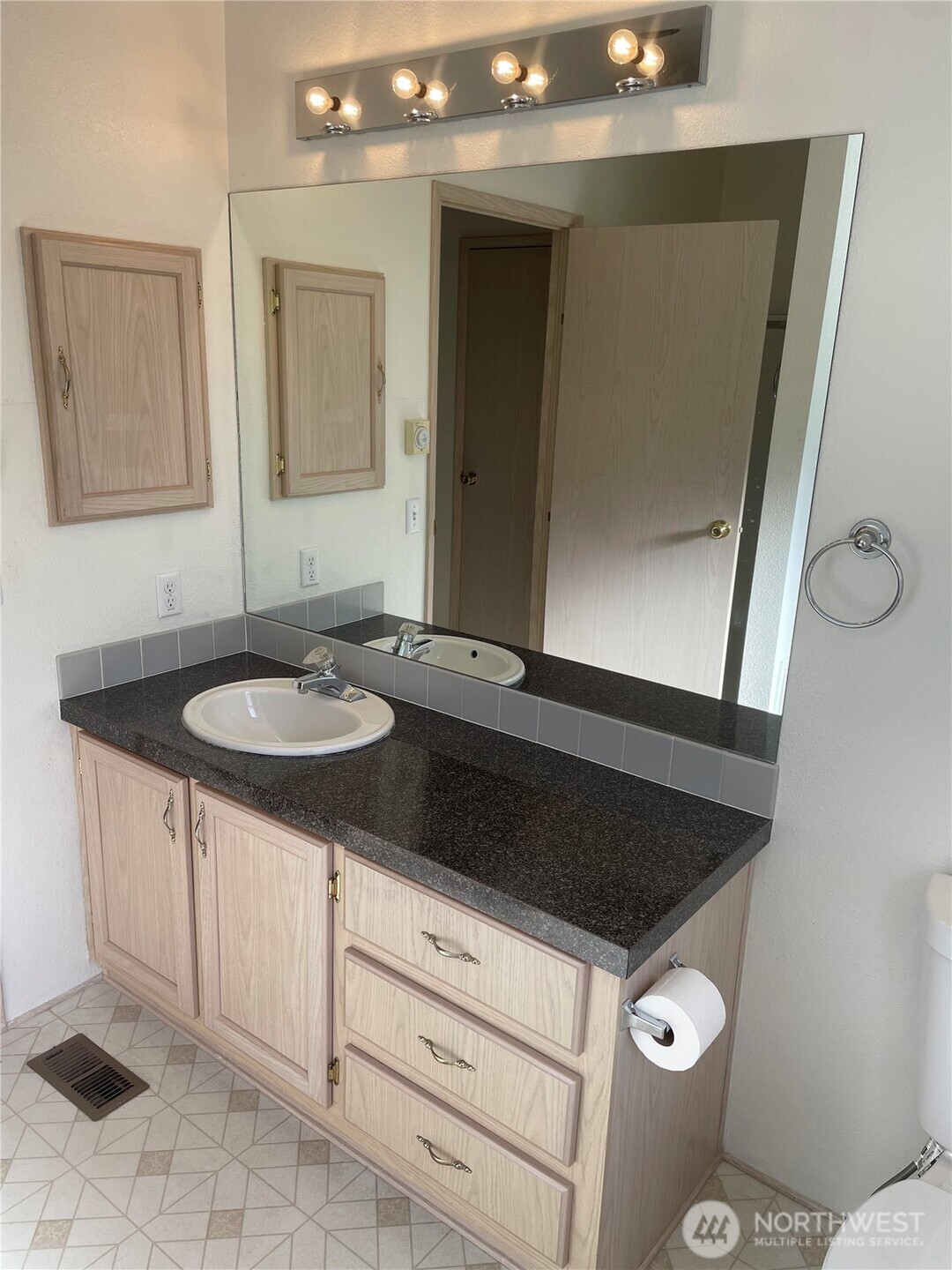 2610 E Section Street Mount Vernon WA 98274