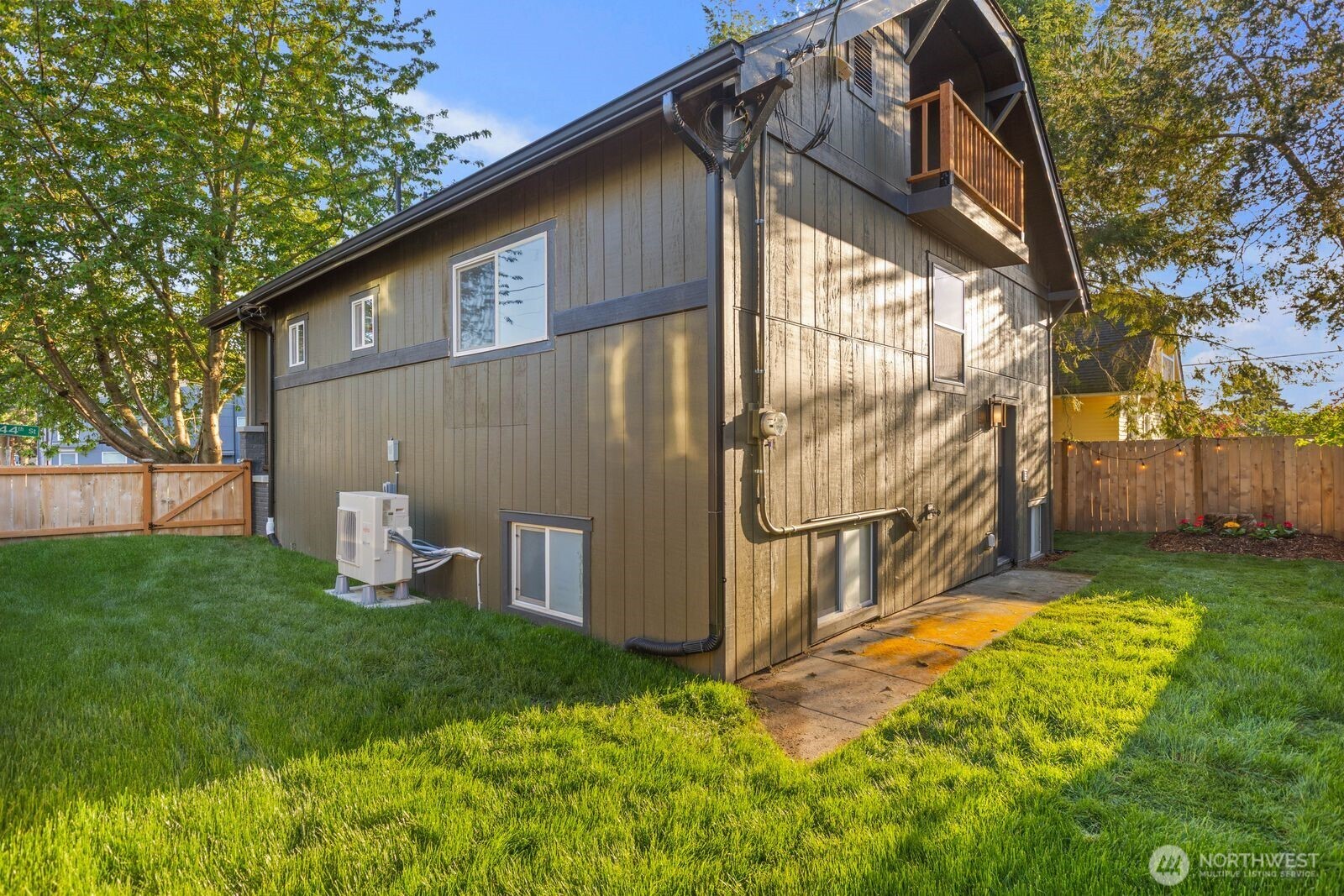 512 NW 44th Street Seattle WA 98107