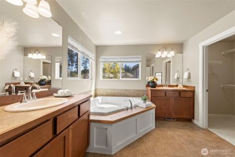 10212 242nd Avenue NE Redmond WA 98053