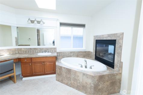 11816 240th Place Kent WA 98030