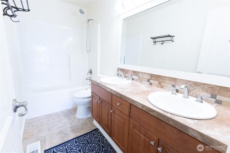 11816 240th Place Kent WA 98030