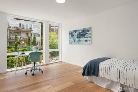 633 13th Avenue E Seattle WA 98102