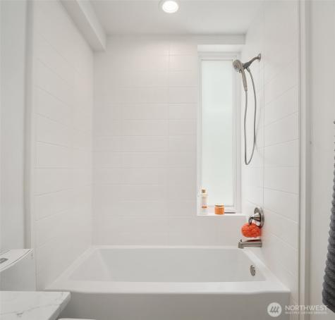 633 13th Avenue E Seattle WA 98102