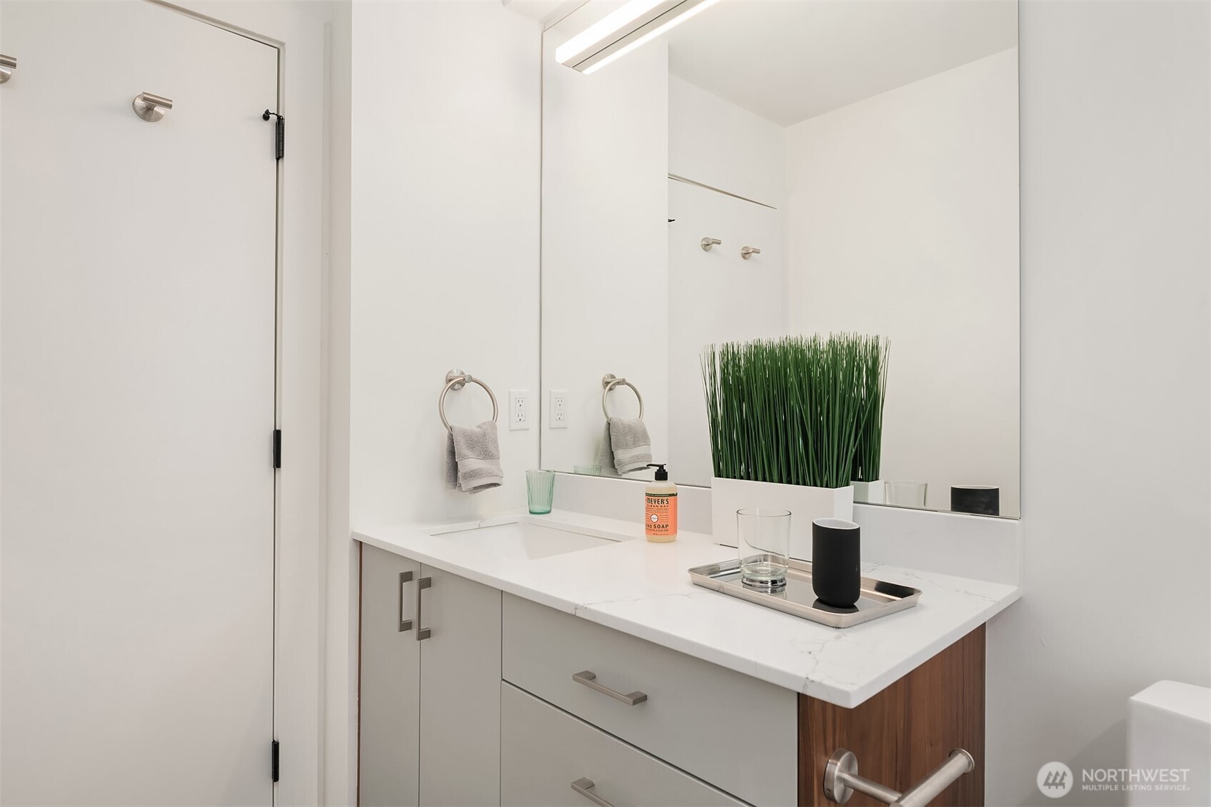 633 13th Avenue E Seattle WA 98102