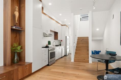 633 13th Avenue E Seattle WA 98102