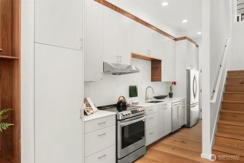 633 13th Avenue E Seattle WA 98102