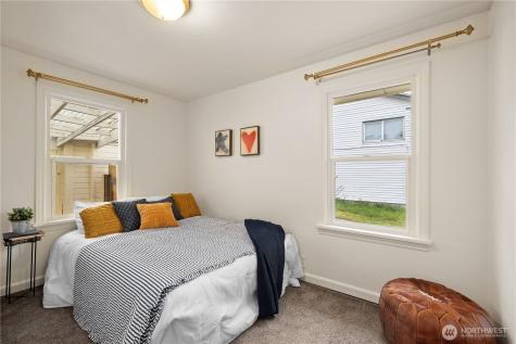11253 35th Avenue SW Seattle WA 98146