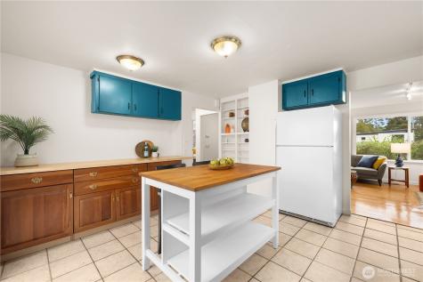 11253 35th Avenue SW Seattle WA 98146