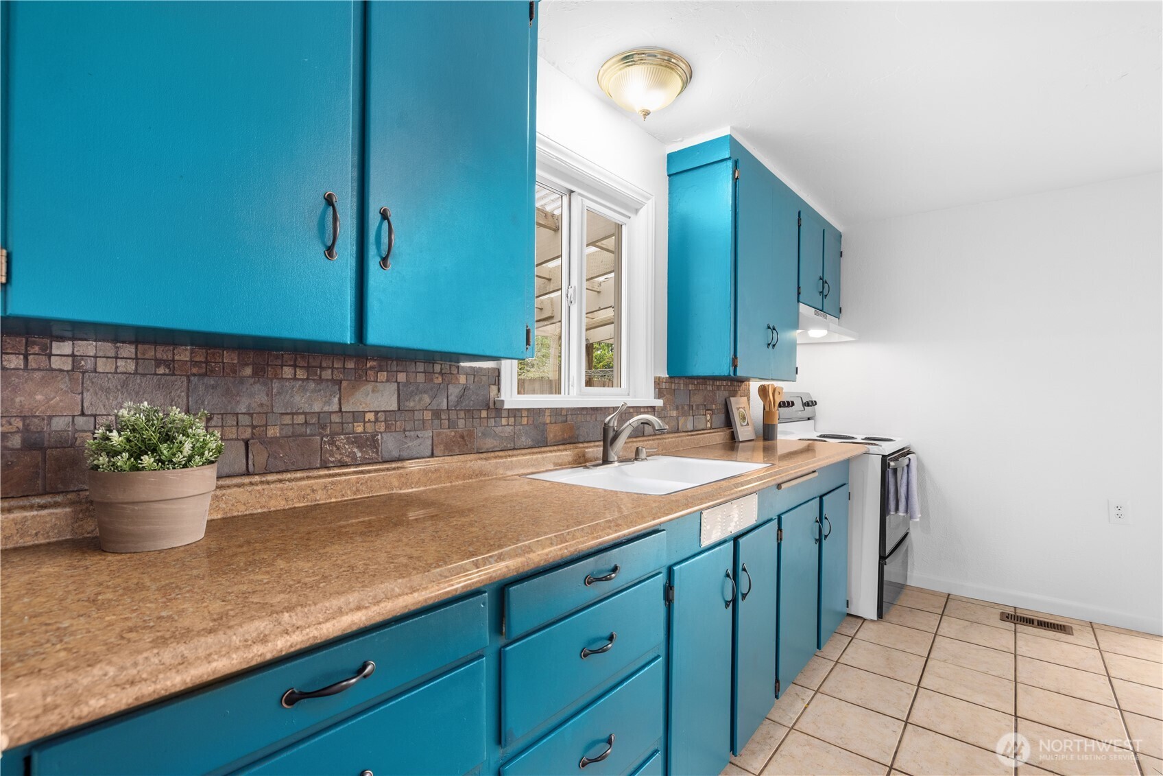 11253 35th Avenue SW Seattle WA 98146