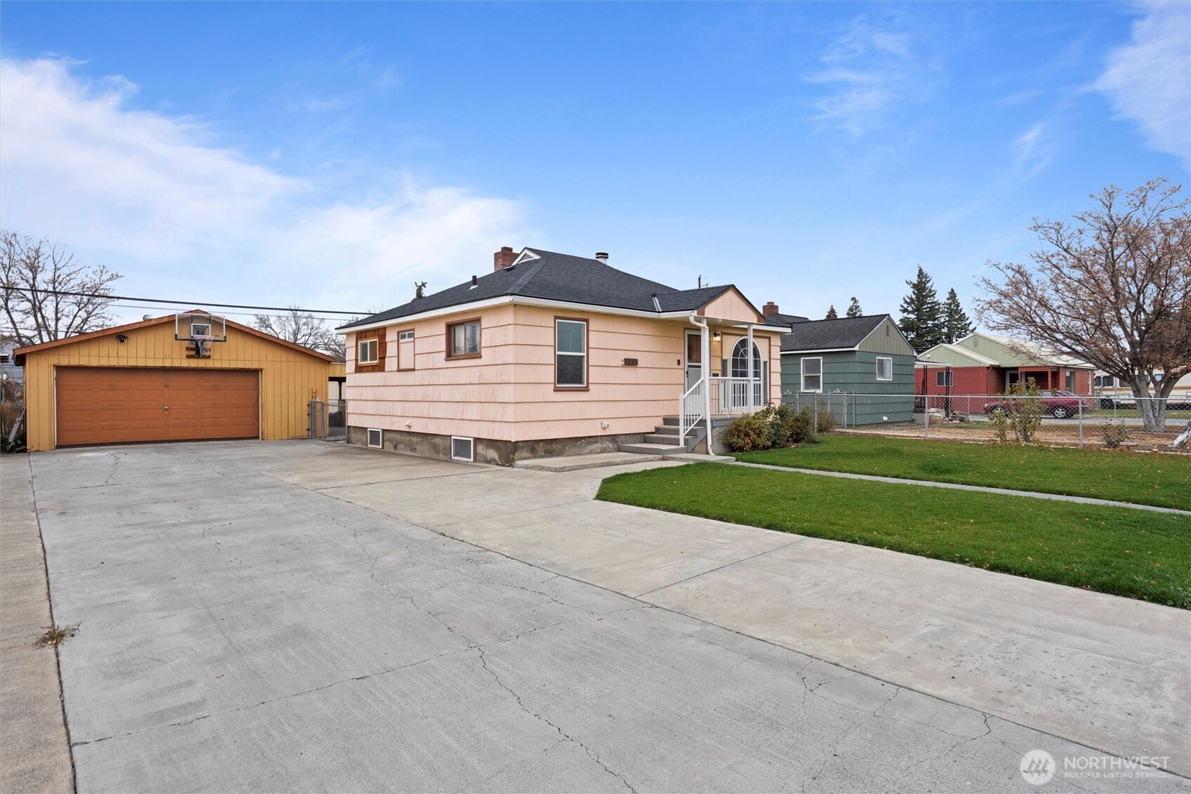 123 F Street NE Ephrata WA 98823