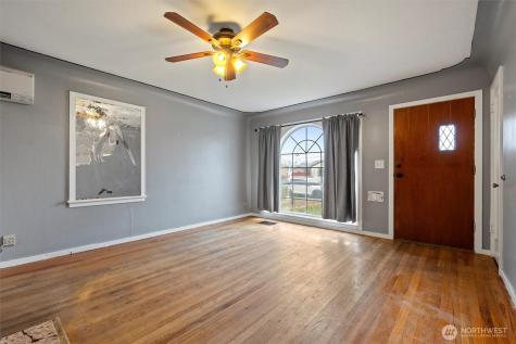 123 F Street NE Ephrata WA 98823