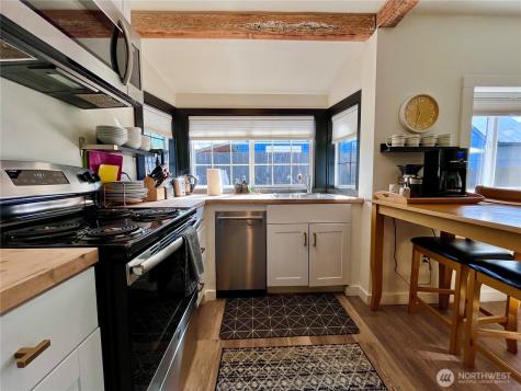 238 Castle Avenue Winthrop WA 98862