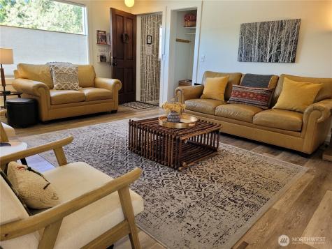 238 Castle Avenue Winthrop WA 98862