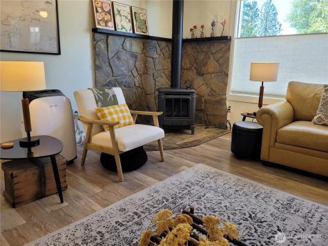 238 Castle Avenue Winthrop WA 98862