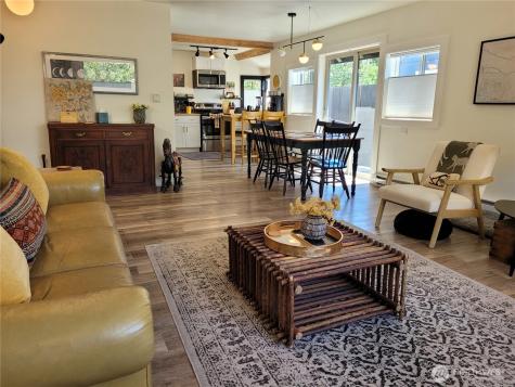 238 Castle Avenue Winthrop WA 98862