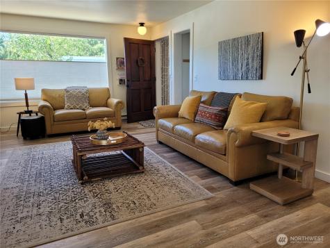 238 Castle Avenue Winthrop WA 98862