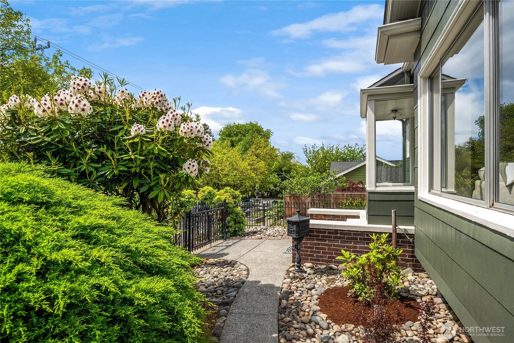 1716 N 43rd Street Seattle WA 98103