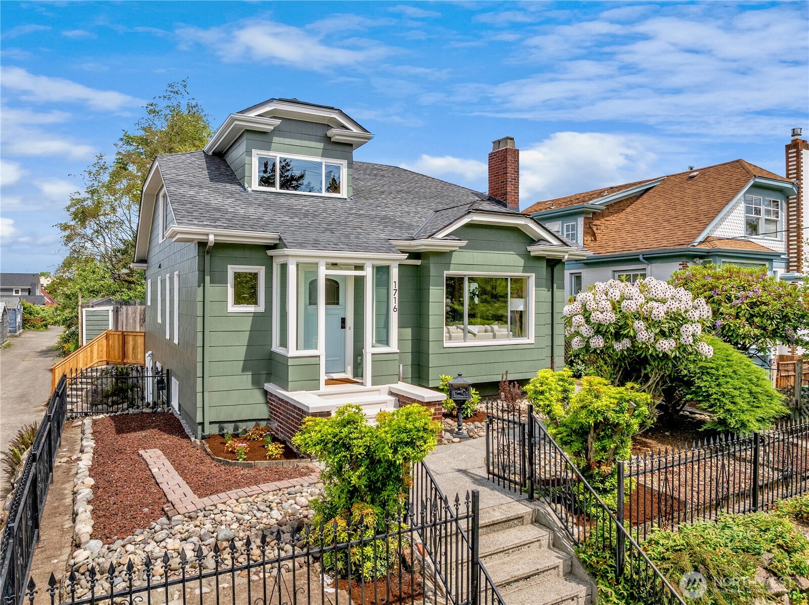 1716 N 43rd Street Seattle WA 98103
