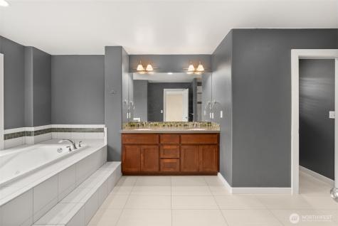 1635 Tannerwood Way SE North Bend WA 98045