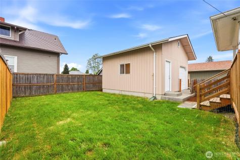 804 N 3rd Street Renton WA 98057