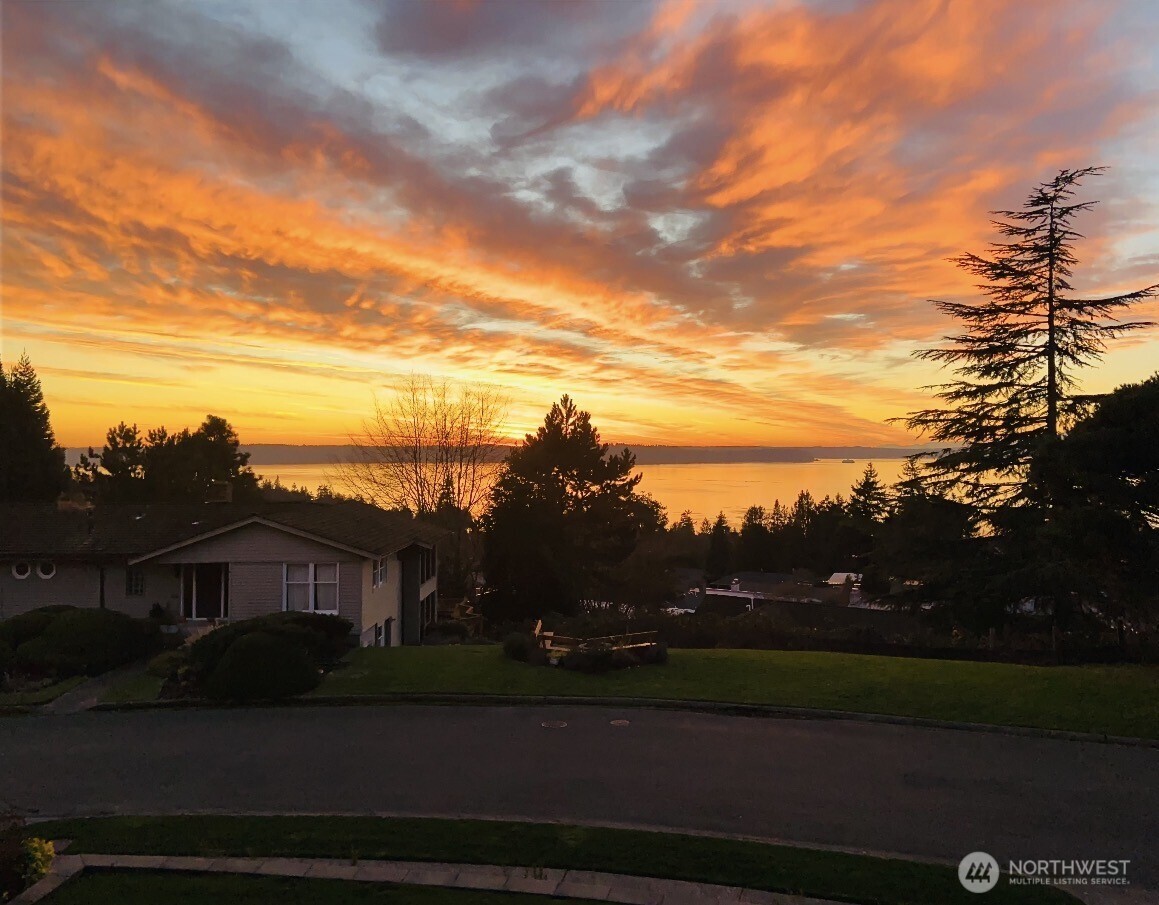 8620 Vashon View SW Seattle WA 98136