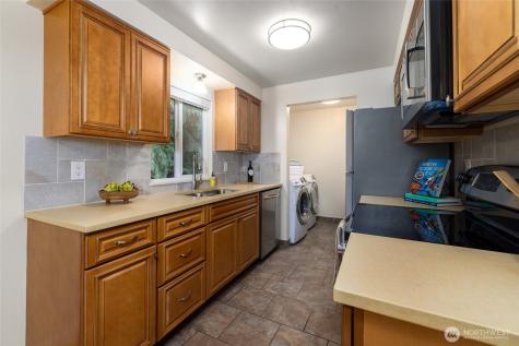 611 Whatcom Street La Conner WA 98257