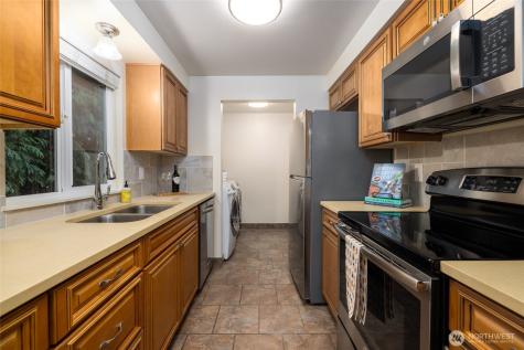 611 Whatcom Street La Conner WA 98257