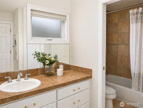 1422 Colby Avenue Everett WA 98201