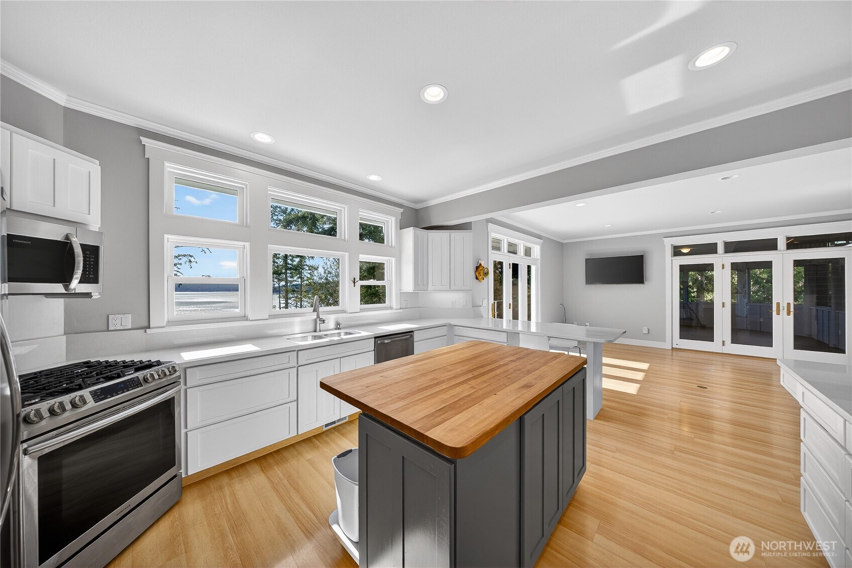 8651 Turners Bay Place Anacortes WA 98221