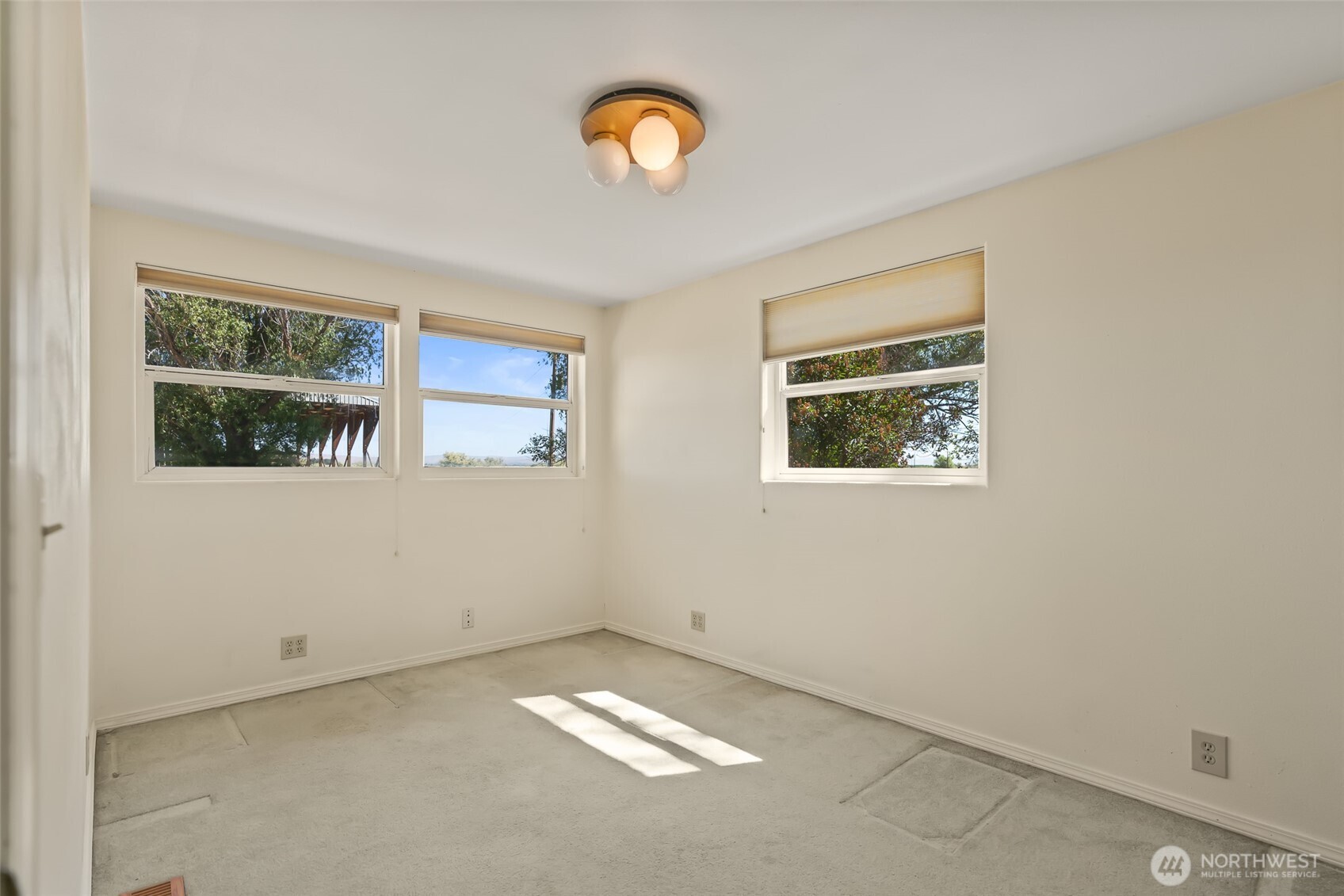 3500 Island Road White Swan WA 98952