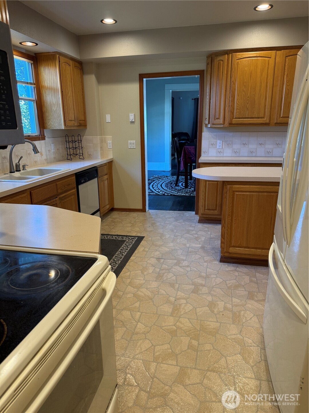 1108 Duryea Raymond WA 98577