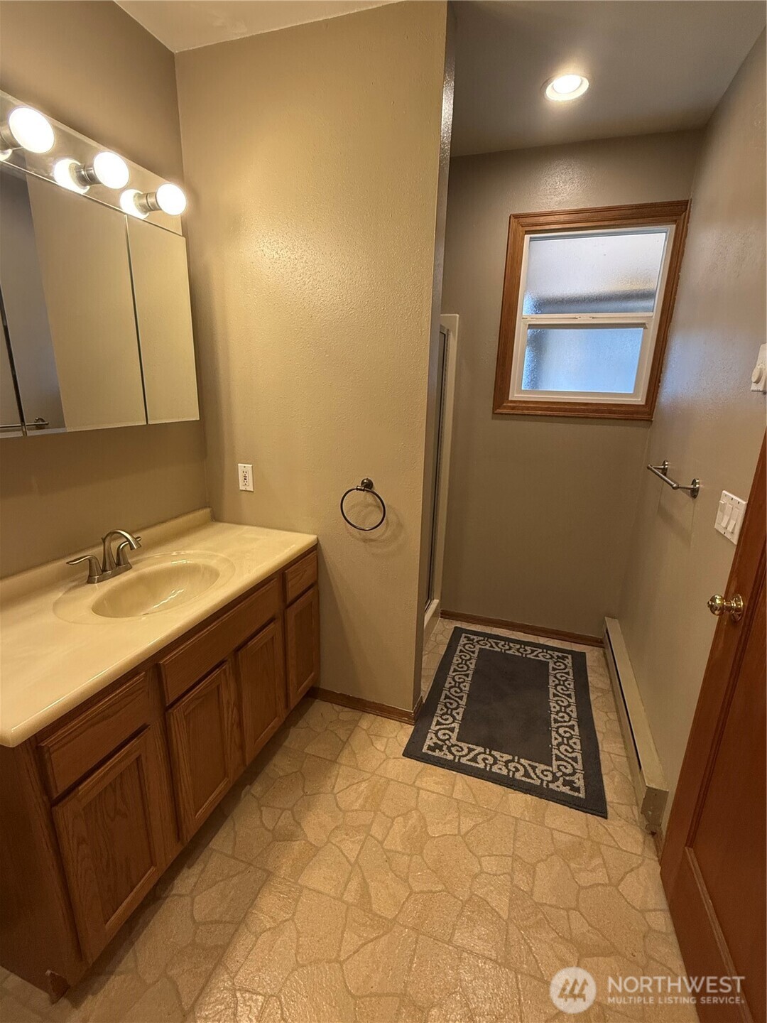 1108 Duryea Raymond WA 98577