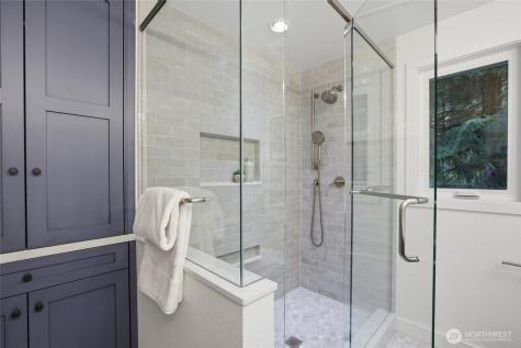 22731 95th Avenue SE Woodinville WA 98077