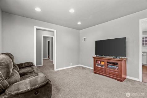 3216 92nd Street E Tacoma WA 98446