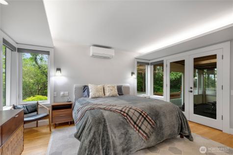 1803 Bigelow Avenue N Seattle WA 98109
